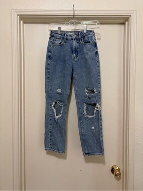 DISTRESSED MOM JEANS – WOMEN’S 23S